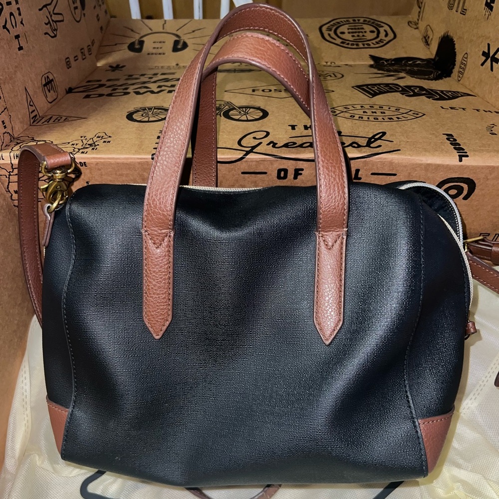 Fossil Sydney Satchel: Measurements: 10" L x 5.5" W x 8" H: Material: Leather